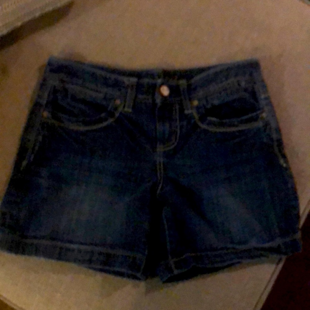 Maurieses size five shorts